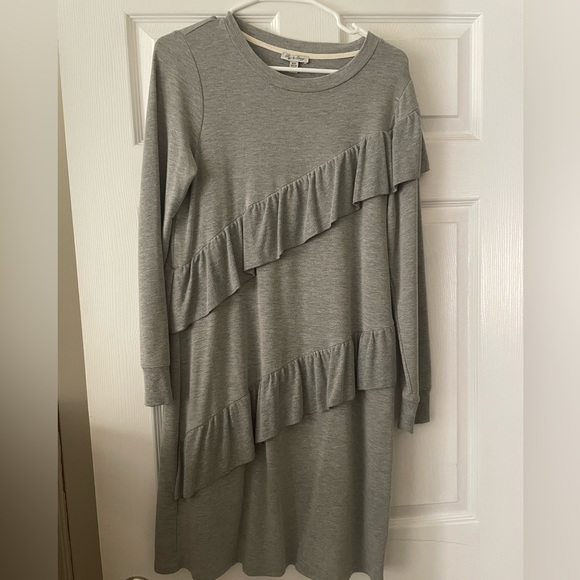 Comfortable ruffled sweater dress. - Picture 2 of 4